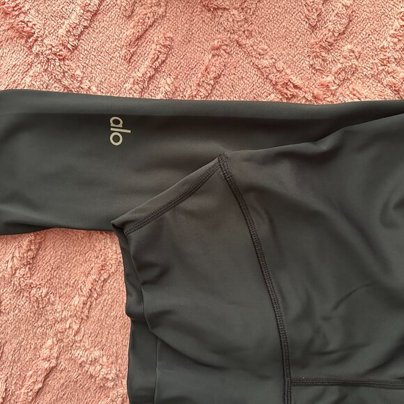 Alo Yoga Black Leggings & Medium Size & High Waist - Picture 5 of 5
